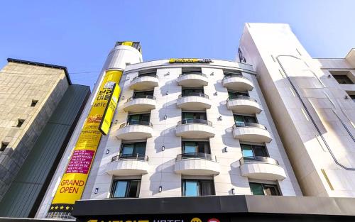 Bangunan di mana terletaknya motel