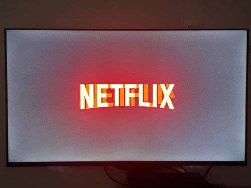 a laptop screen with the words netflix on it at Plein centre Cathédrale Saint Leu Hortillonnages in Amiens