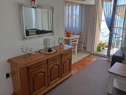 Fotografie z fotogalerie ubytování Apartment Dora 1 Jakišnica v destinaci Lun