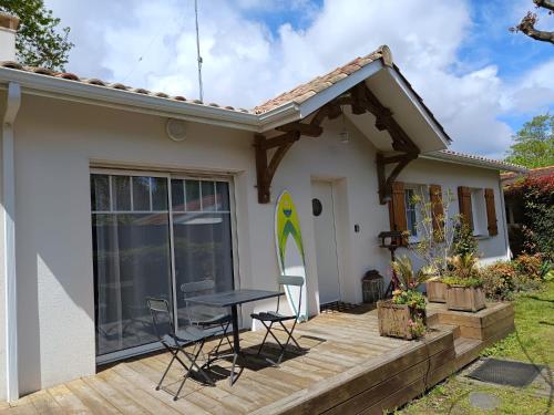 Photo de la galerie de l'établissement Chez Nini et Didi 10 pers proche plage au calme, à Andernos-les-Bains