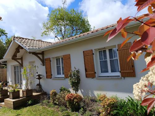 Photo de la galerie de l'établissement Chez Nini et Didi 10 pers proche plage au calme, à Andernos-les-Bains