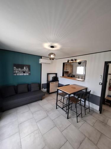 Eco-Logis le 50, maison avec jardins et terrasse privatifs