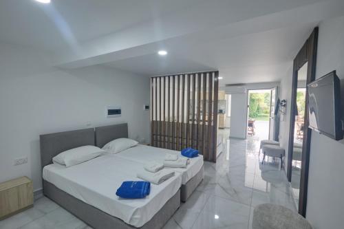 Gold Emerging Villas Ltd Apart 5