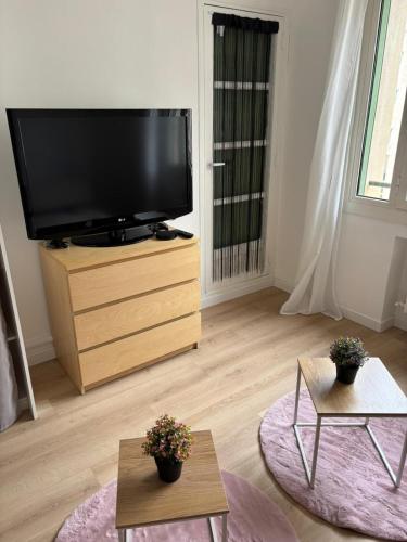 T3 lumineux climatisé avec balcon 2 chambre à 2 min de la gare St-Charles