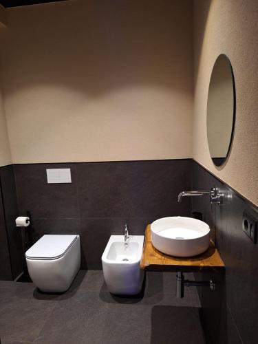 Dark & Light rooms & luxury suites photo 10