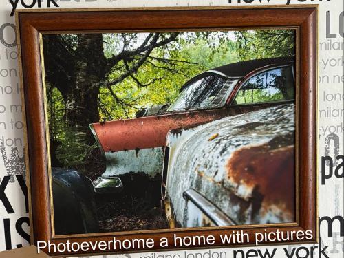 a picture of an old car in a picture frame at Photoeverhome in Bengtsfors
