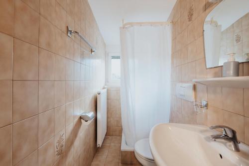 Koupelna v ubytování Unterhauserhof App B
