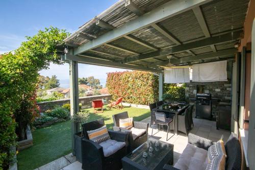 Gallery image of HIsun 4 Seasons Seaside Luxurious Maisonette in Kato Gatzea