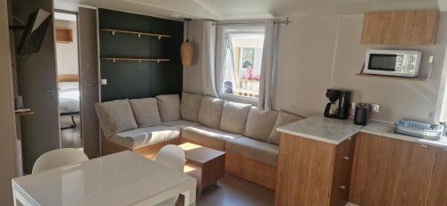 Mobil home élégant tout équipé et Wifi, 15mn de la plage à pied