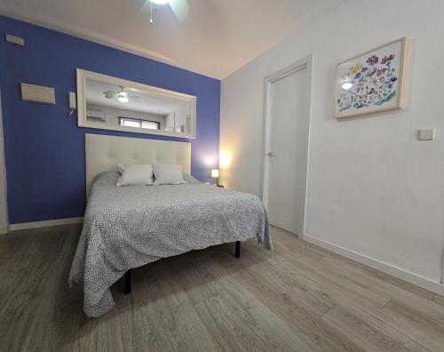 Postel nebo postele na pokoji v ubytování ESTUDIO en TORREMOLINOS, PLAZA DE ANDALUCIA