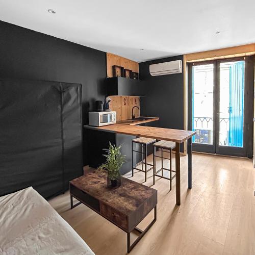 Studio rénové à Agde - plage, centre & gare à pied