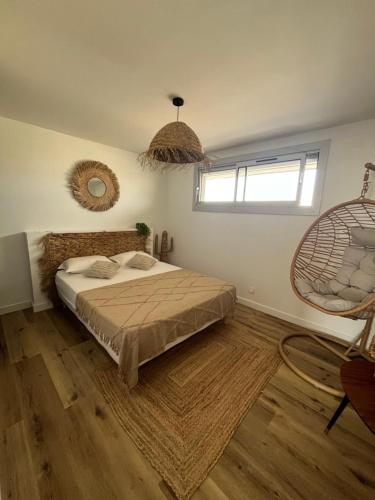 Postel nebo postele na pokoji v ubytování APPARTEMENT Rénové de type 3 VUE MER