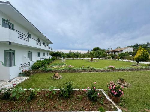 Gallery image of Irene Studios in Arillas