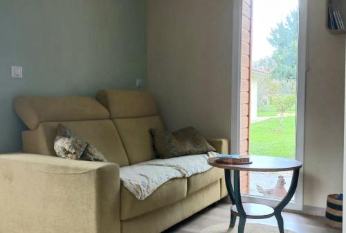 Ruang duduk di Gîte de la Rainette
