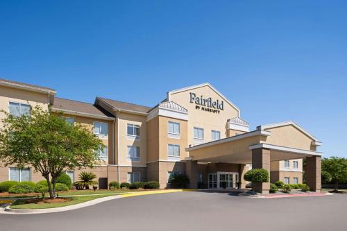 a rendering of the front of a hotel at Fairfield Inn and Suites by Marriott Tifton in Tifton