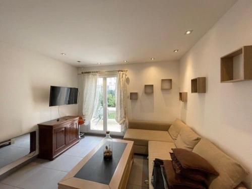 Villeurbanne Super Apartment in residence