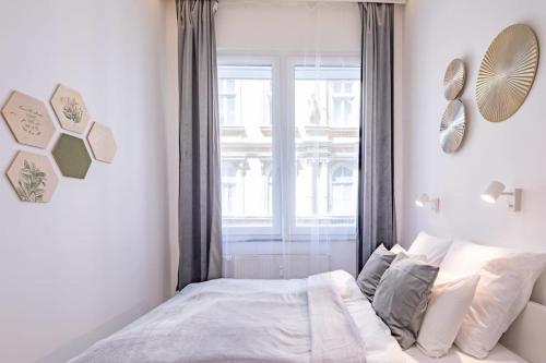 Postel nebo postele na pokoji v ubytování Super Central - NEW - Comfy Studio