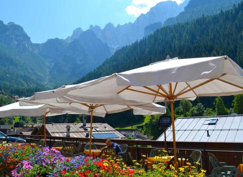 Galeriebild der Unterkunft Hotel Coldai in Alleghe