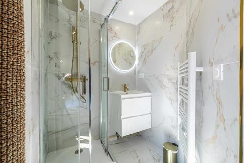 Elegant 2 - Bedroom flat in Cannes