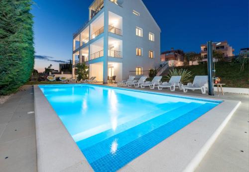 Apartment Deluxe Villa Carlotta