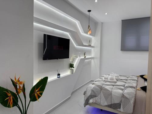 Stylish Athens Base near Acropolis & Metro