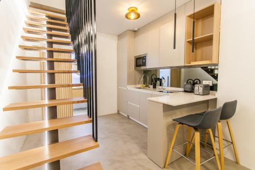 Stylish Duplex with Art & Charm in Prime Salamanca