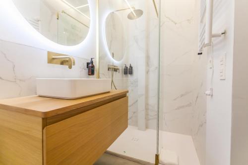 Stylish Duplex with Art & Charm in Prime Salamanca