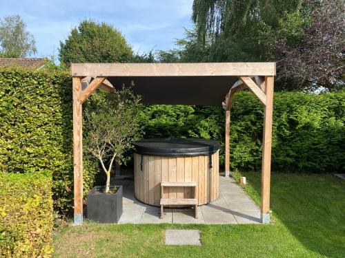 Taman di luar Bed en Wellness Groenrust Ermelo