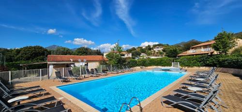 Πισίνα στο ή κοντά στο T2 Résidence Dolce & Vita C4 vue mer et piscine