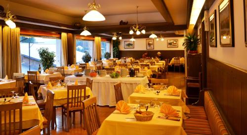 Restaurace v ubytování Hotel Coldai