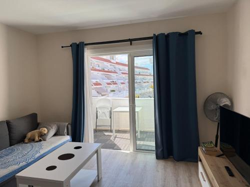 Centrally located M, bright and sunny apartment with terrace and pool views