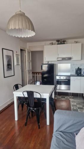 Gallery image of Le Pont de l'Aure in Isigny-sur-Mer