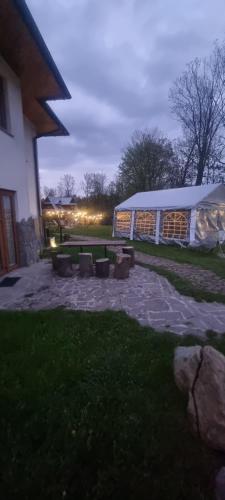 Vonkajšia záhrada v ubytovaní Domek Gabi z balią w ogrodzie