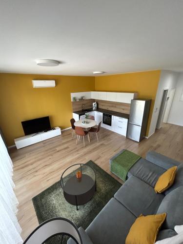 A seating area at Apartman Hanna