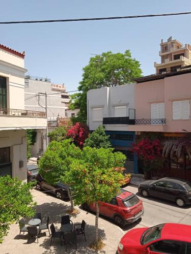 Froso's fresh old apartment in Gazi
