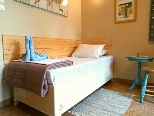 Froso's fresh old apartment in Gazi