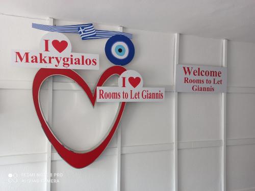 Certifikát, hodnocení, plakát nebo jiný dokument vystavený v ubytování Rooms To Let Giannis