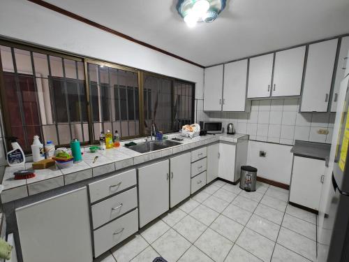 Dapur atau dapur kecil di House in Rohrmoser near the National Stadium of CR