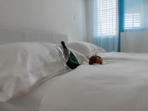 Mediterranean Blue Escape - 3BR Apartment with Balcony & Sea View