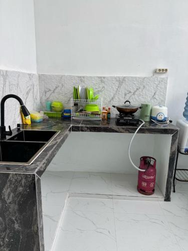 Кухня или мини-кухня в Tropical garden regency N2
