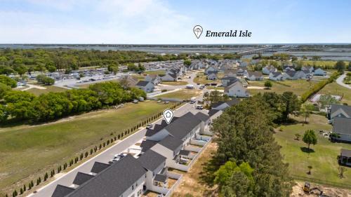 an aerial view of a residential neighbourhood with a park at Modern Retreat Minutes to Emerald Isle Beach Villa in Cedar Point