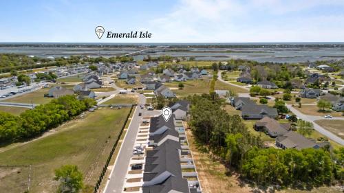 an aerial view of a residential neighbourhood with houses at Modern Retreat Minutes to Emerald Isle Beach Villa in Cedar Point