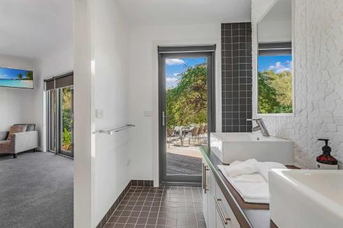 Φωτογραφία από το άλμπουμ του Riverlyne - Riverfront Holiday Home σε Moama