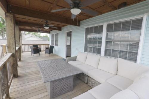 Gallery image of Lakefront Bliss Lakehouse Retreat in Willis