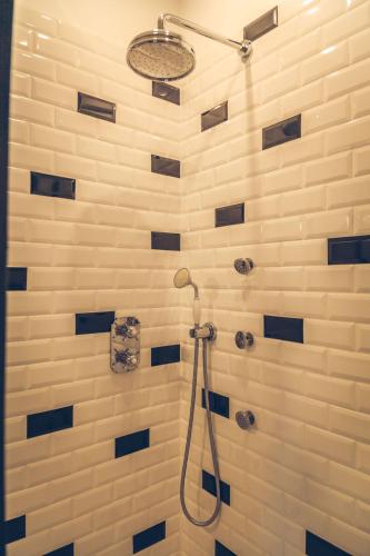 Ένα μπάνιο στο CHAMBRES D'HÔTES L'Oréliane en Provence Adults Only