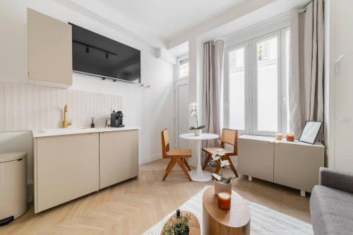 Cozy studio in Montmartre