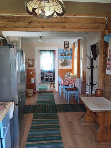 Dapur atau dapur kecil di Dom na wsi u Kasi Hajnówka NA WYŁĄCZNOŚĆ
