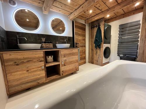Un baño de Chalet le Nutshell - au calme - AravisTour