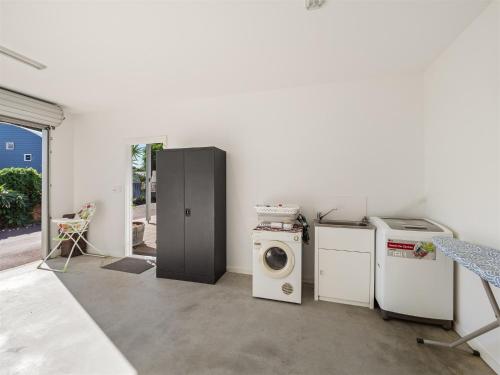 Galeriebild der Unterkunft Peppi Hollow - 500 metres from the Prevelly beach in Prevelly