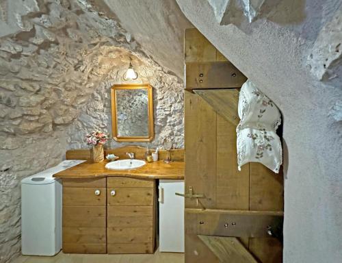 Gallery image of Lina's Art and Stone Studio in Verga Kalamata